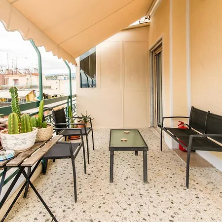 Cosy Apartment In The Heart Of Athens